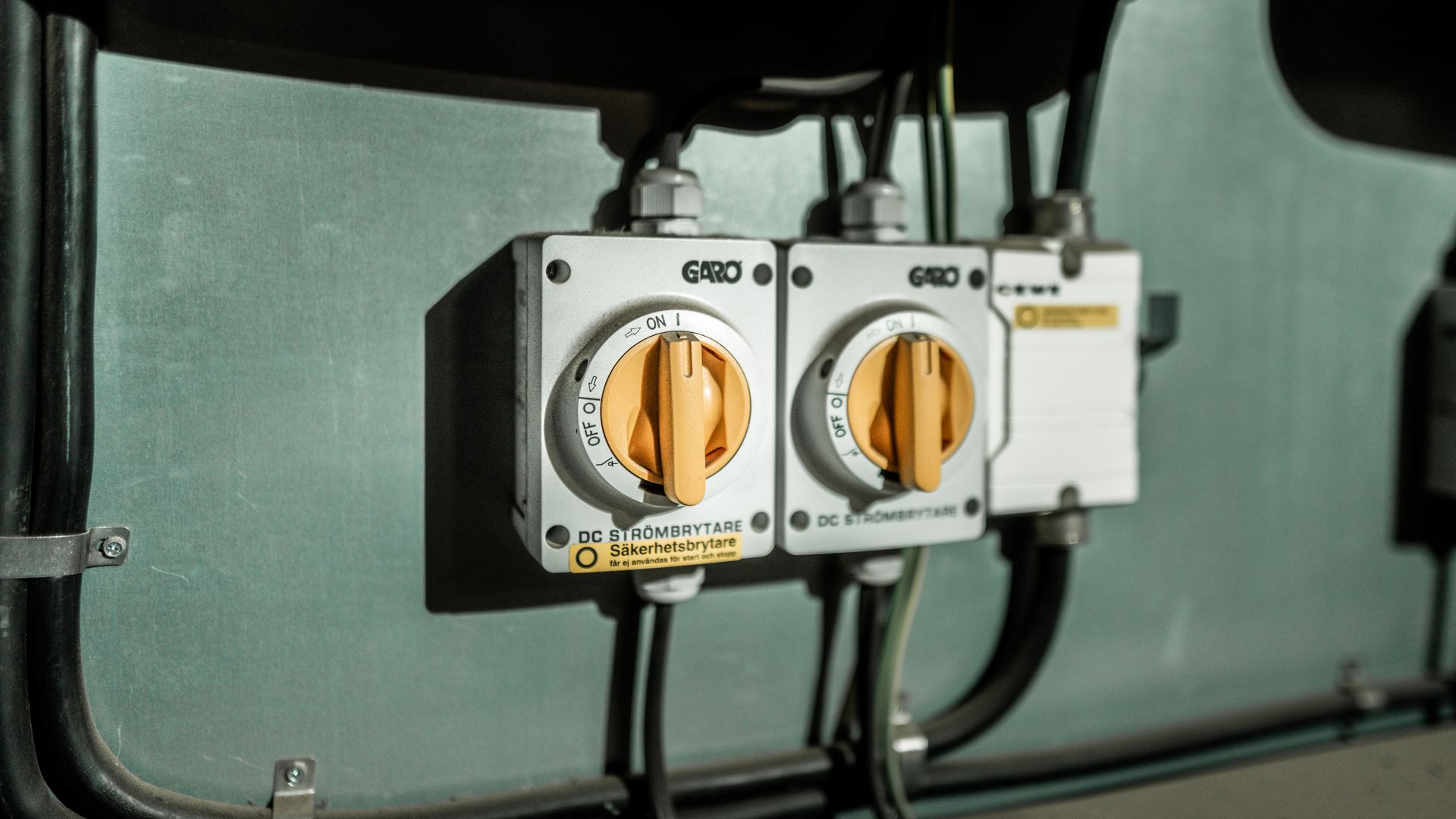 Automatikskåp från Rittal med ventilation för växelriktare i maskinhall